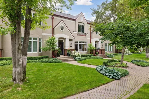1006 Coventry Pl, Edina, MN 55435
