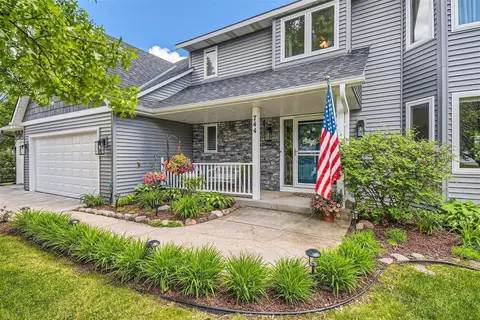 744 Spring Hill Cir, Woodbury, MN 55125