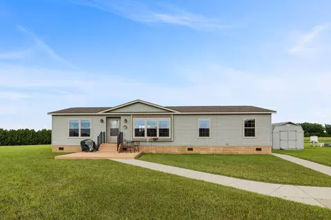 804 Park Vlg, Litchfield, MN 55355