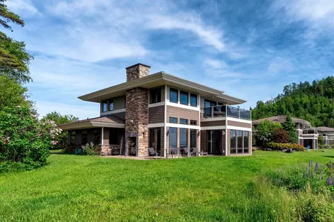 1814 Silver Cliff Rd, Two Harbors, MN 55616