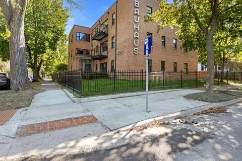 2201 3rd Ave S #206, Minneapolis, MN 55404