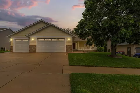 2505 Hulett Ave, Faribault, MN 55021