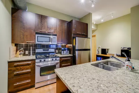 1211 Lagoon Ave #505, Minneapolis, MN 55408