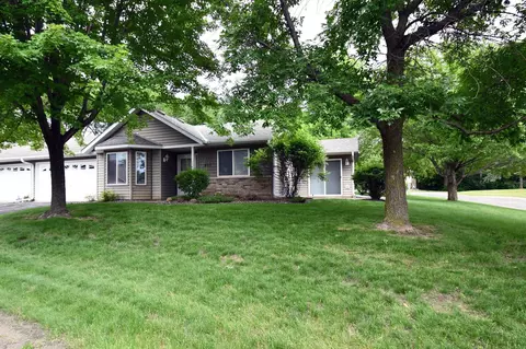 501 Dew Drop Ln, Center City, MN 55012