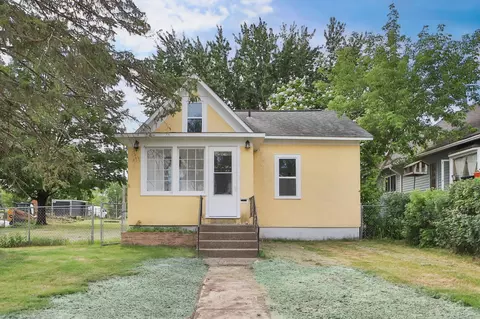 922 S 7th St, Brainerd, MN 56401
