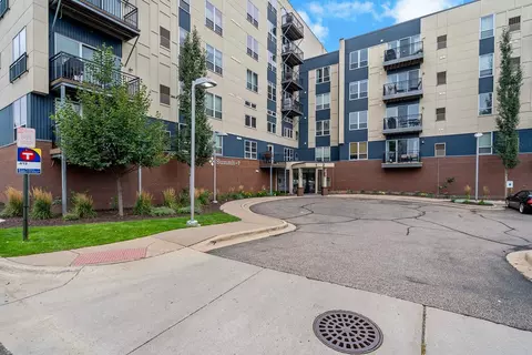 1502 5th St N #401, Hopkins, MN 55305