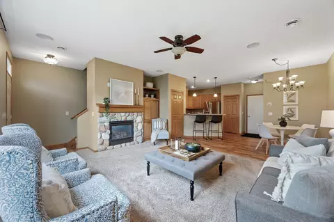 11001 Oak Grove Cir #C, Woodbury, MN 55129