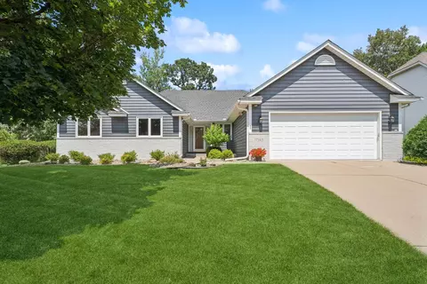 17165 Jefferson Ct, Lakeville, MN 55044