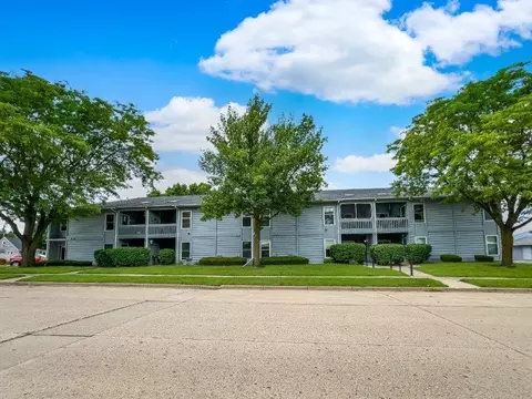 232 S Dewey St #103, Fairmont, MN 56031