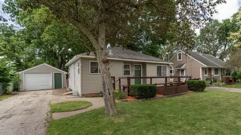 1414 5th St NE, Rochester, MN 55906