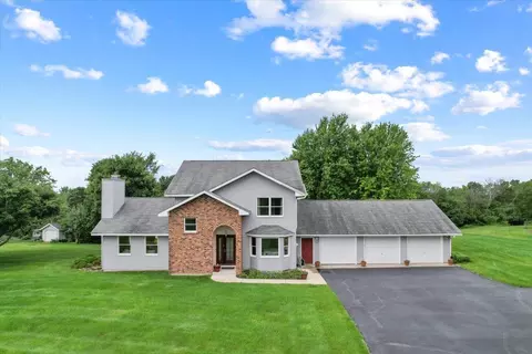 842 Bradley Dr, Hudson, WI 54016