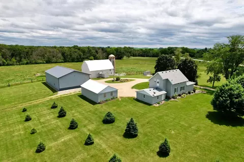 4 Bergen St E, Adams, MN 55909
