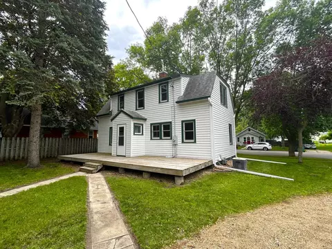 1325 14th St E, Glencoe, MN 55336 photo 2