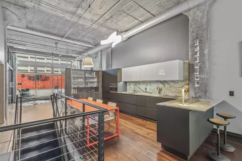 521 S 7th St #102, Minneapolis, MN 55415