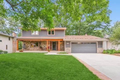 4725 Laura Ln, Shoreview, MN 55126