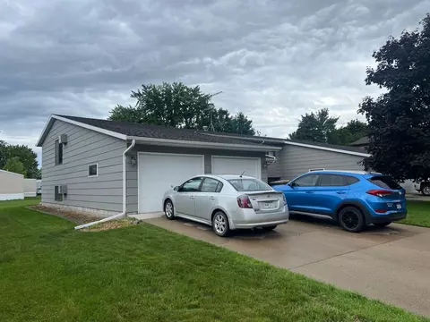 465 School Rd, Hutchinson, MN 55350