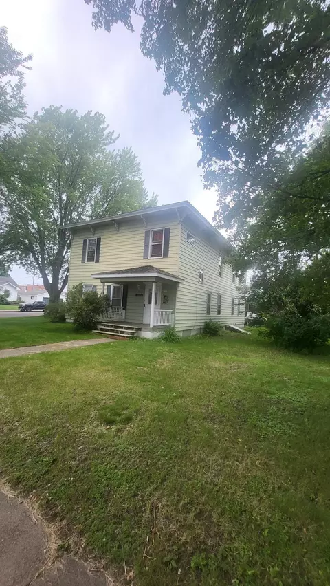1331 1st Ave, Cumberland, WI 54829