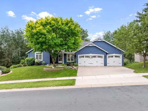 15018 Bridgewater Dr, Savage, MN 55378