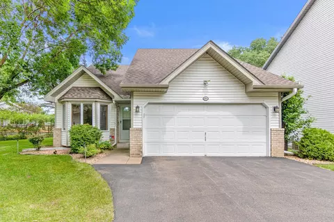491 Poplar Dr, Shoreview, MN 55126