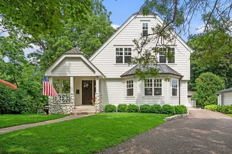 231 2nd St, Excelsior, MN 55331 photo 2