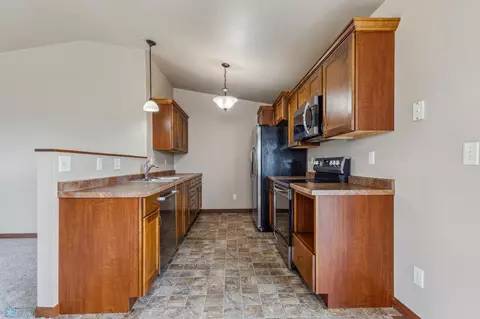 6054 Bennett Ct S, Fargo, ND 58104 photo 9