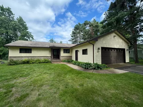 507 Oak Ave, Hinckley, MN 55037