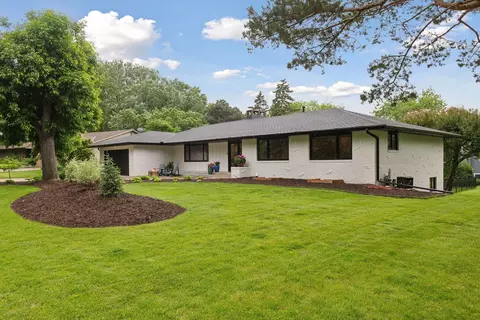 5400 Highwood Dr W, Edina, MN 55436