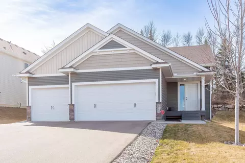 1346 Meadow Ln, Shakopee, MN 55379