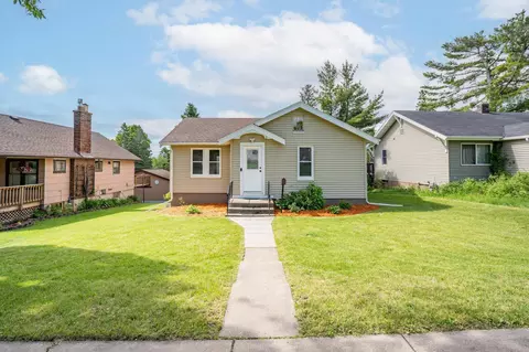 4816 Dodge St, Duluth, MN 55804