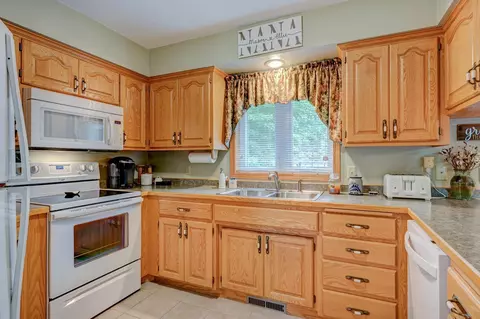 2215 Stephens Way, Saint Cloud, MN 56301 photo 12
