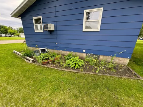 457 3rd Ave NW, Perham, MN 56573 photo 3