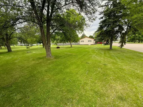 457 3rd Ave NW, Perham, MN 56573 photo 4