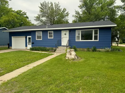 457 3rd Ave NW, Perham, MN 56573