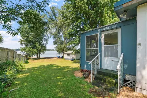 12802 Mentzer Trl, Lindstrom, MN 55045