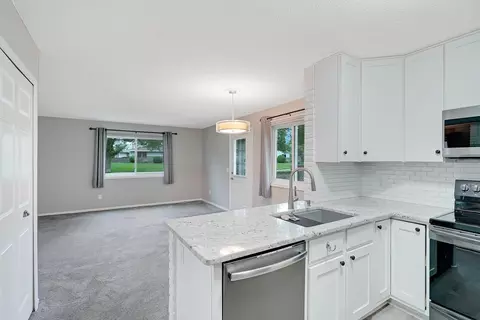 8432 S Pond Trl, Champlin, MN 55316 photo 9