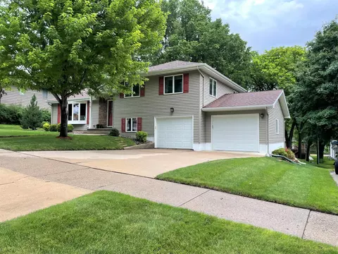 915 S Hampton St, Fairmont, MN 56031
