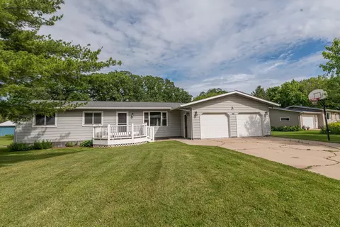 105 Pleasant Ln, New York Mills, MN 56567