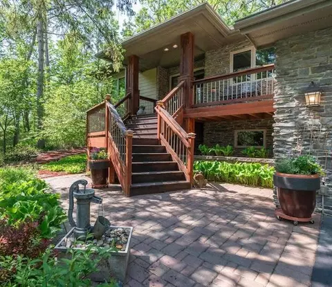 13190 Beehive Ct, Eden Prairie, MN 55346