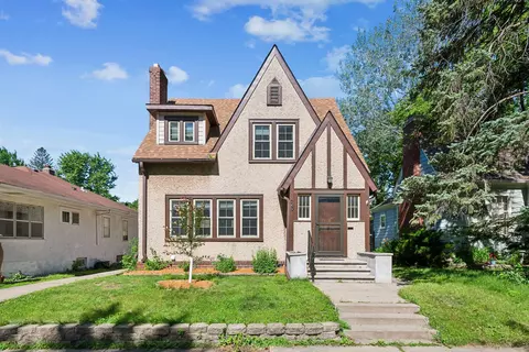 429 Cretin Ave S, Saint Paul, MN 55105