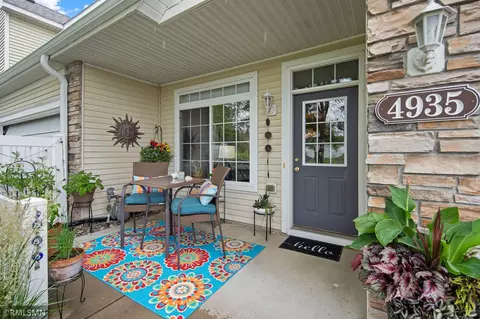 4935 Bisset Ln #7604, Inver Grove Heights, MN 55076