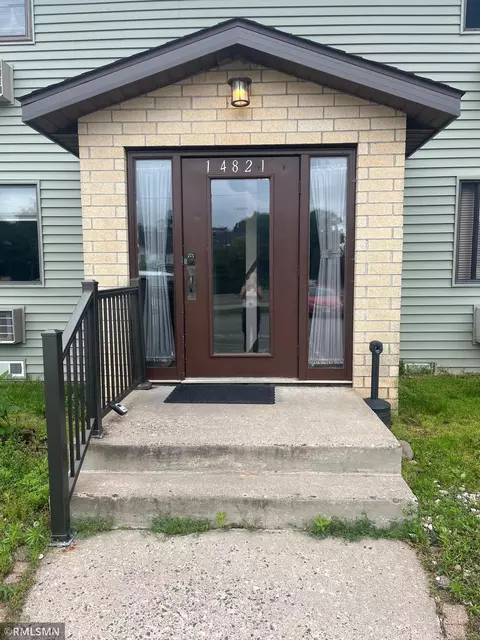 14821 58th St N #B2, Oak Park Heights, MN 55082