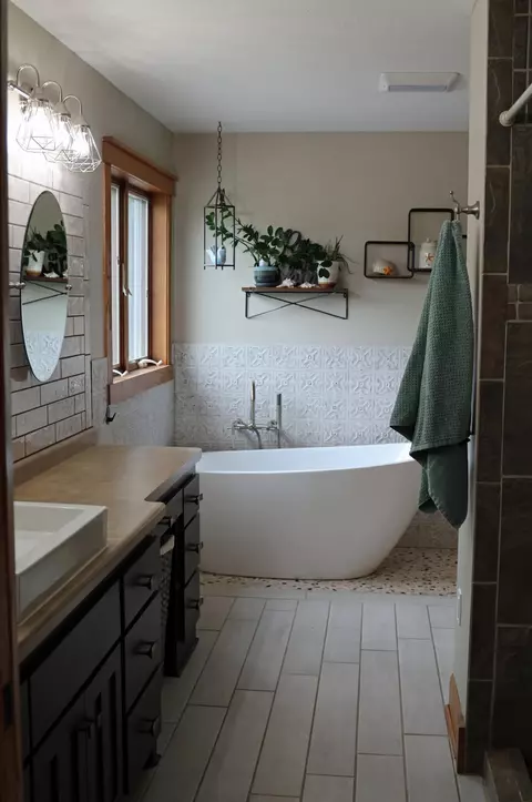 Bath - 21831 Hogan Ave, Hampton, MN 55031 photo 2 of 4