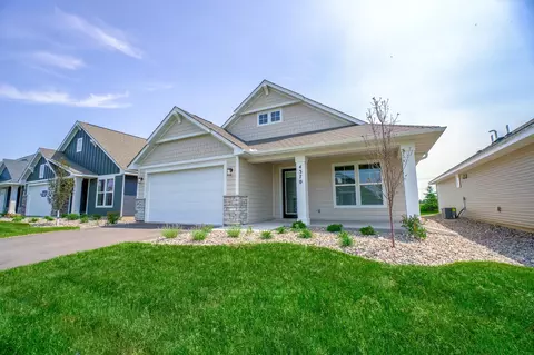 4370 Monarch Dr, Woodbury, MN 55129