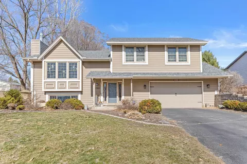 2261 Boxwood Ave E, Maplewood, MN 55119