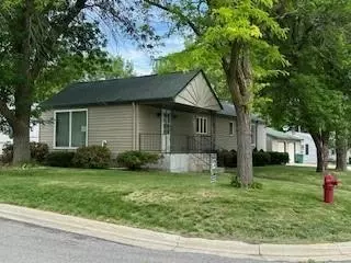 110 Maple St W, Marshall, MN 56258