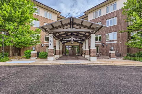 3251 Louisiana Ave S #218, Saint Louis Park, MN 55426