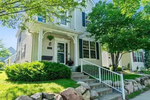 9776 Picket Dr, Eden Prairie, MN 55347