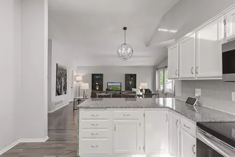 804 Wescott Sq, Eagan, MN 55123 photo 12