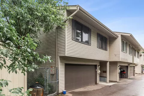 532 Pleasant Dr, Hastings, MN 55033