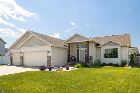 5017 43rd St S, Fargo, ND 58104
